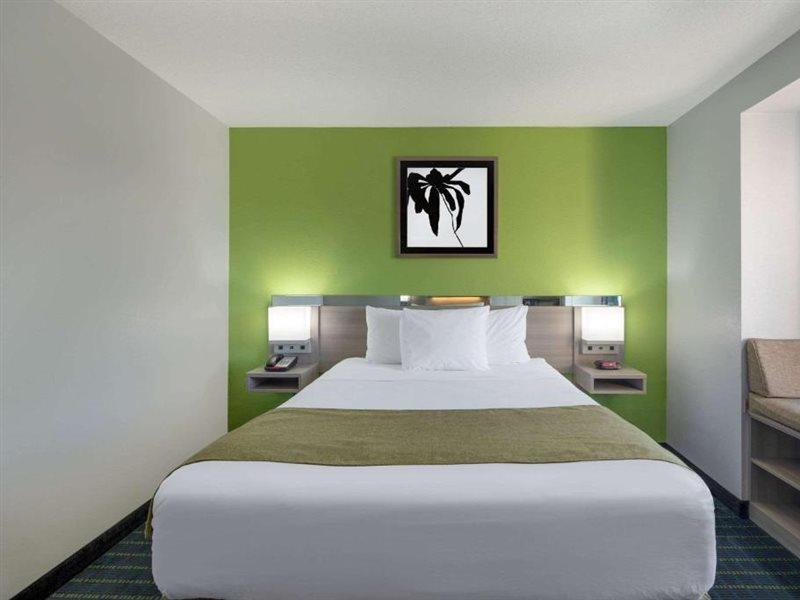 Microtel Inn By Wyndham Lake Norman Cornelius Exteriér fotografie