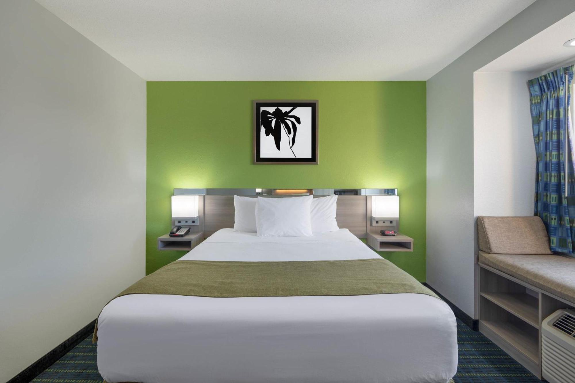 Microtel Inn By Wyndham Lake Norman Cornelius Exteriér fotografie